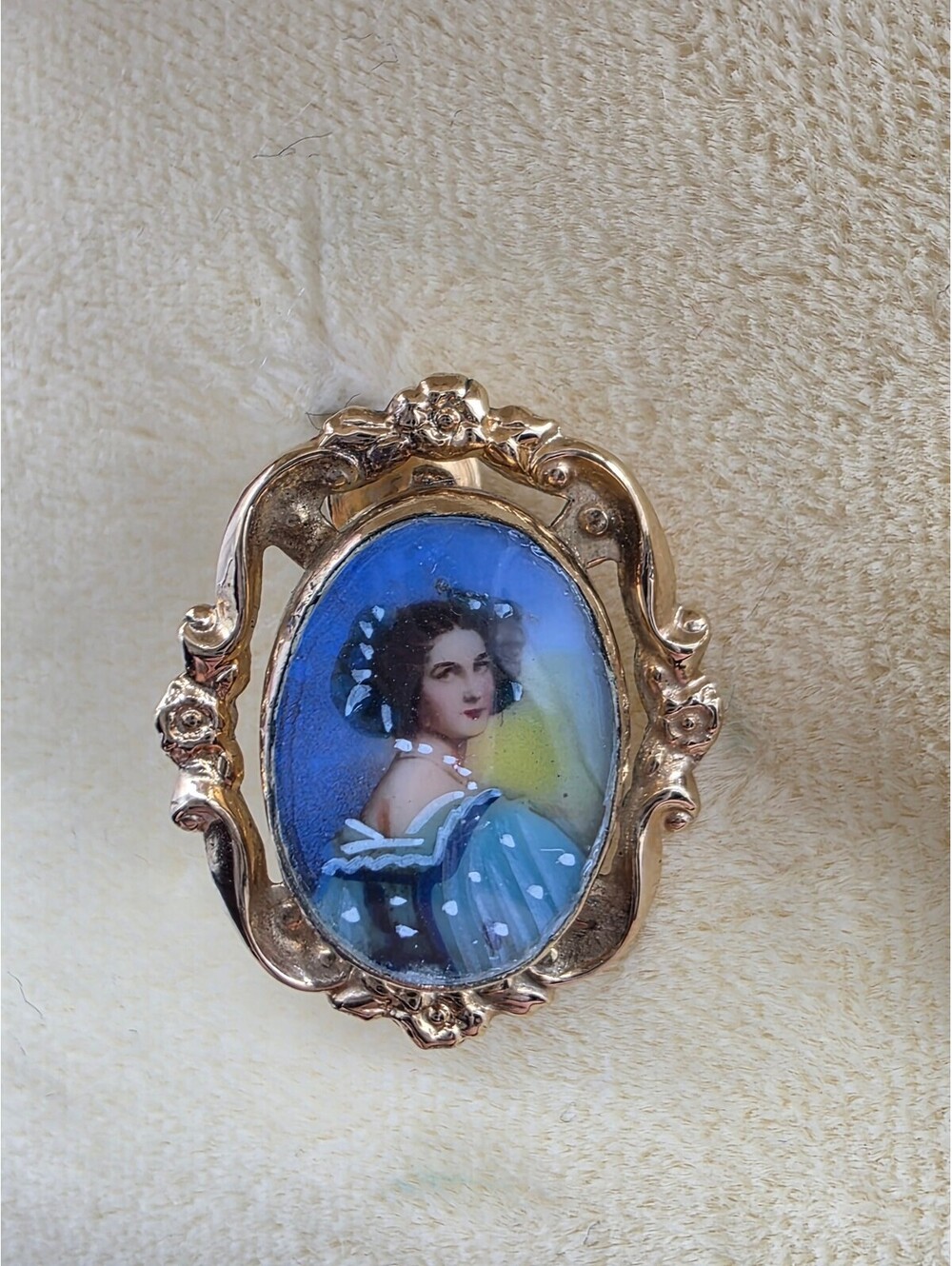 Vintage Carl Art Jon Cruz 1/20 12K Gold Filled Portrait Screwback Earrings w Box